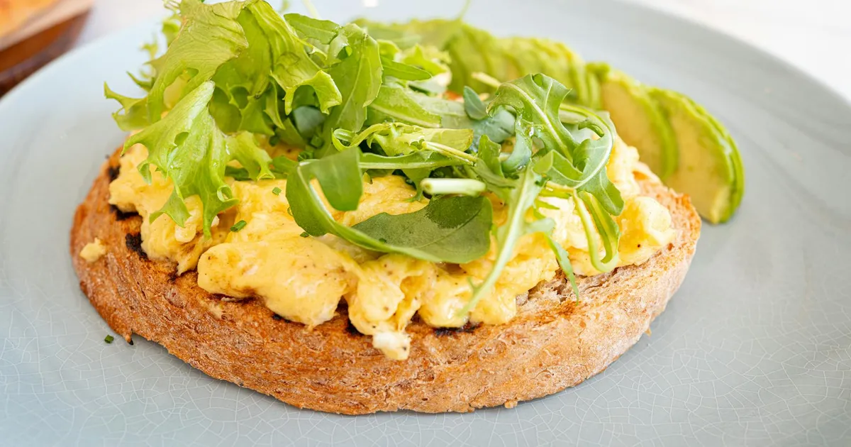 Scrambled Eggs with Spinach and Avocado